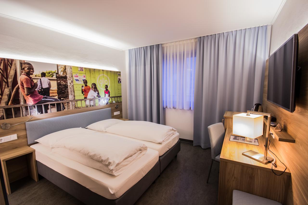 Hotel7Continents Neutraubling Buitenkant foto